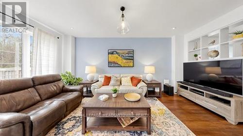 126 Bridlewood Boulevard, Whitby, ON - Indoor Photo Showing Living Room