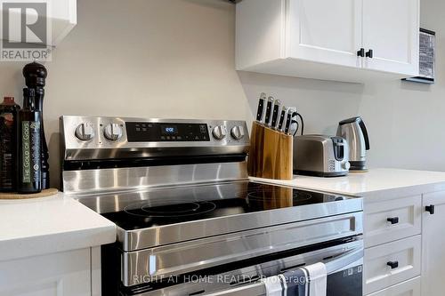 279 Moody Drive, Vaughan, ON - Indoor Photo Showing Kitchen