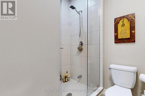 279 Moody Drive, Vaughan, ON - Indoor Photo Showing Bathroom