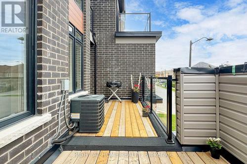 279 Moody Drive, Vaughan, ON - Outdoor