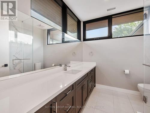 95 Penstock Court, Richmond Hill, ON - Indoor Photo Showing Bathroom