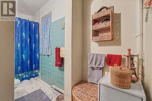 831 Montreal Road, Ottawa, ON - Indoor Photo Showing Bathroom