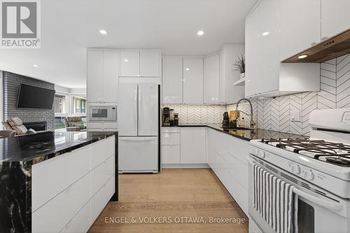 6 - 164 Mcclintock Way, Ottawa, ON - Indoor Photo Showing Kitchen