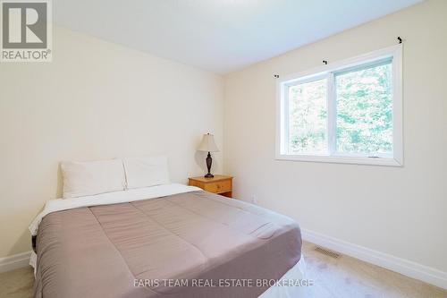 1858 Woods Bay Road, Severn, ON - Indoor Photo Showing Bedroom