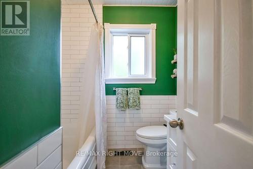 119 Emily Street, Orillia, ON - Indoor Photo Showing Bathroom
