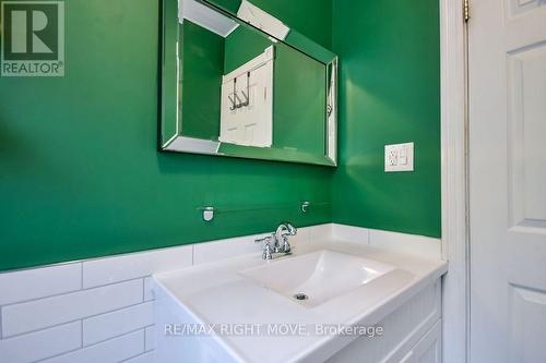 119 Emily Street, Orillia, ON - Indoor Photo Showing Bathroom