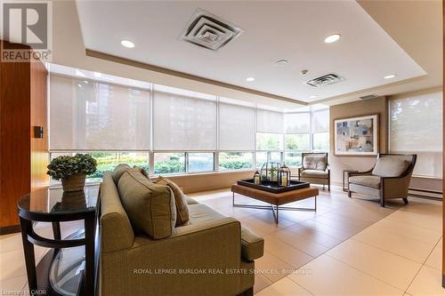809 - 1276 Maple Crossing Boulevard, Burlington, ON - Indoor Photo Showing Other Room