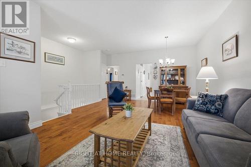 13 - 34 Southbrook Drive, Hamilton, ON - Indoor Photo Showing Living Room