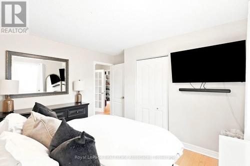 15 Quay Court, Hamilton, ON - Indoor Photo Showing Bedroom