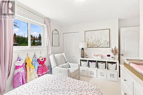 15 Quay Court, Hamilton, ON - Indoor Photo Showing Bedroom