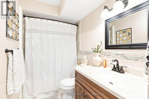 15 Quay Court, Hamilton, ON - Indoor Photo Showing Bathroom