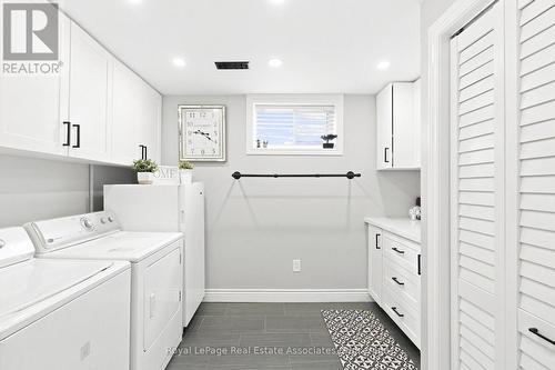 15 Quay Court, Hamilton, ON - Indoor Photo Showing Laundry Room
