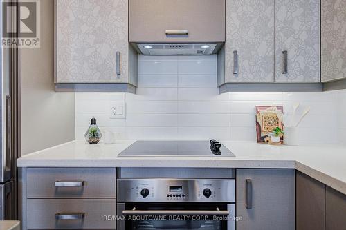 921 - 18 Uptown Drive, Markham, ON - Indoor Photo Showing Kitchen