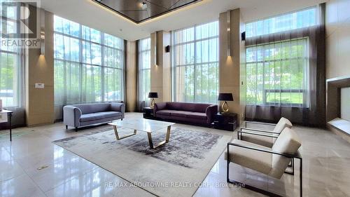 921 - 18 Uptown Drive, Markham, ON - Indoor