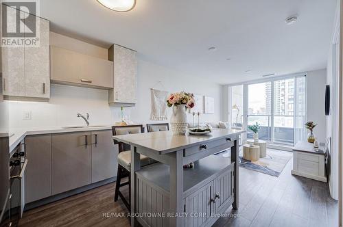 921 - 18 Uptown Drive, Markham, ON - Indoor