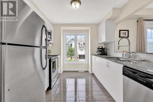 338 Pumpkinseed Crescent, Ottawa, ON - Indoor Photo Showing Kitchen With Double Sink