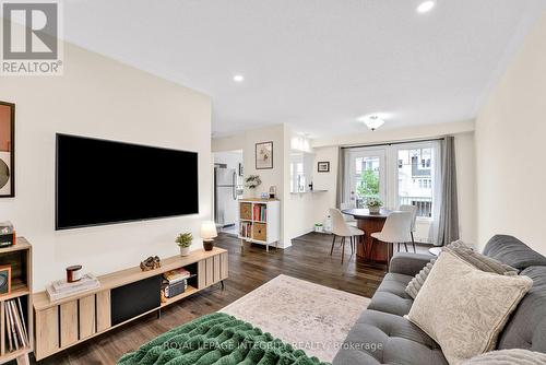 338 Pumpkinseed Crescent, Ottawa, ON - Indoor Photo Showing Living Room