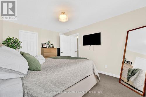 338 Pumpkinseed Crescent, Ottawa, ON - Indoor Photo Showing Bedroom