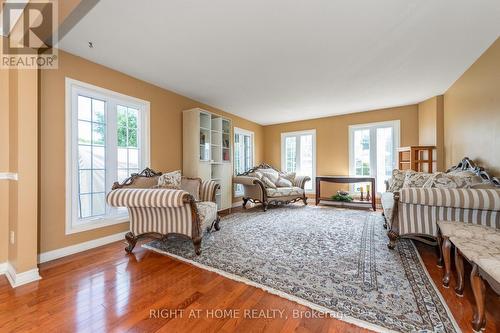 1446 Bourcier Drive, Ottawa, ON - Indoor Photo Showing Living Room
