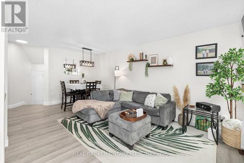 149 Crampton Drive, Carleton Place, ON - Indoor Photo Showing Living Room