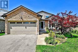 134 HURON HEIGHTS DRIVE Newmarket, ON L3Y 6N3
