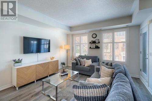 19 - 10 Carnation Avenue, Toronto, ON - Indoor Photo Showing Living Room