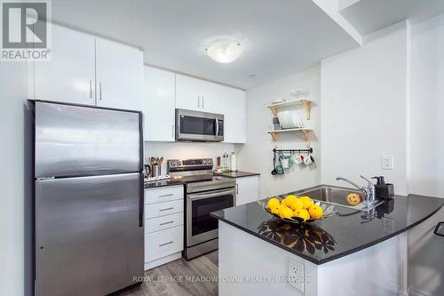 19 - 10 Carnation Avenue, Toronto, ON - Indoor Photo Showing Kitchen