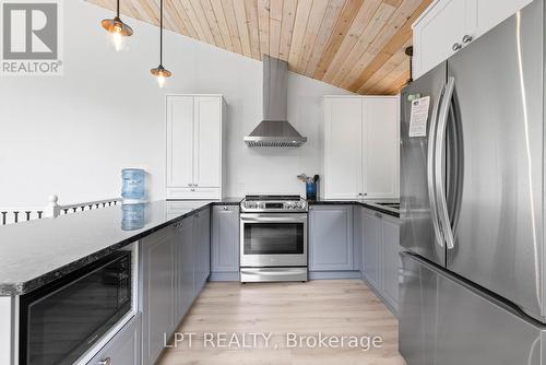 500A Hazard Hill Road, Kearney, ON - Indoor Photo Showing Kitchen With Stainless Steel Kitchen