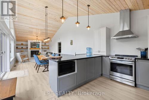 500A Hazard Hill Road, Kearney, ON - Indoor Photo Showing Kitchen