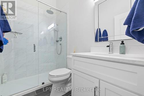 500A Hazard Hill Road, Kearney, ON - Indoor Photo Showing Bathroom