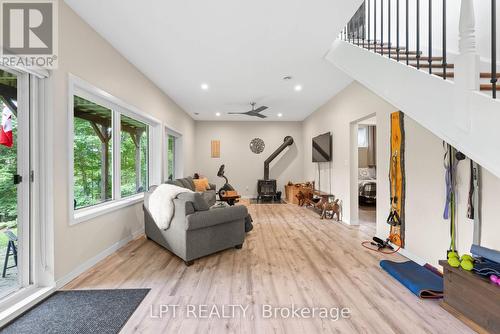 500A Hazard Hill Road, Kearney, ON - Indoor