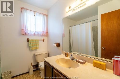 16 Arthur Drive, Chatham, ON - Indoor Photo Showing Bathroom