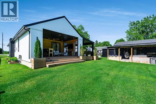 568 Road 2 West, Kingsville, ON - Outdoor With Deck Patio Veranda