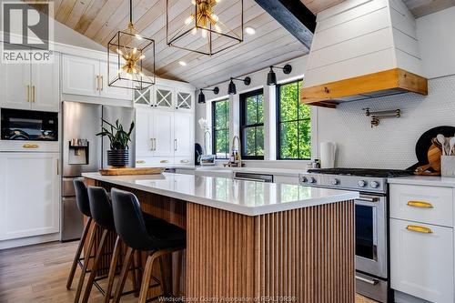 568 Road 2 West, Kingsville, ON - Indoor Photo Showing Kitchen