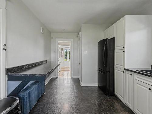 32 Highland Street, Glace Bay, NS - Indoor Photo Showing Kitchen