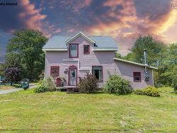 389 Bentley Road  Rockland, NS B0P 1E0
