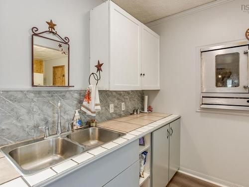 389 Bentley Road, Rockland, NS - Indoor Photo Showing Kitchen With Double Sink