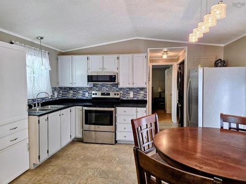 27 Spring Crescent, Bridgewater, NS 