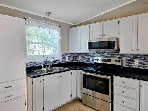 27 Spring Crescent, Bridgewater, NS 