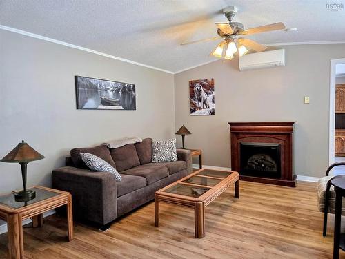 27 Spring Crescent, Bridgewater, NS 