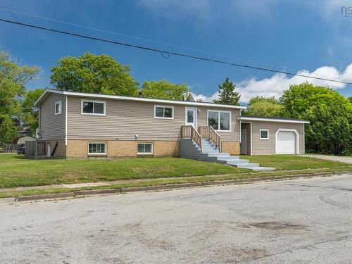 2 Huntington Street, Yarmouth, NS 