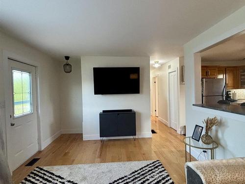 45 King Street, Scotchtown, NS - Indoor Photo Showing Living Room
