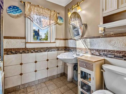 12 Auburn Avenue, Spryfield, NS - Indoor Photo Showing Bathroom