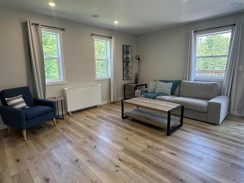 76 Five Rivers Drive, White Point, NS - Indoor Photo Showing Living Room