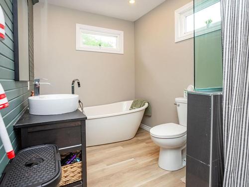 594 Kayes Road, Georgetown, PE - Indoor Photo Showing Bathroom