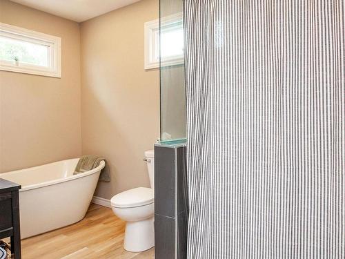 594 Kayes Road, Georgetown, PE - Indoor Photo Showing Bathroom