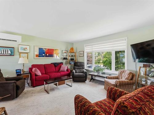 6 Iona Road, Wolfville, NS - Indoor Photo Showing Living Room