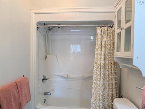 204 24 Harbourside Drive, Wolfville, NS - Indoor Photo Showing Bathroom
