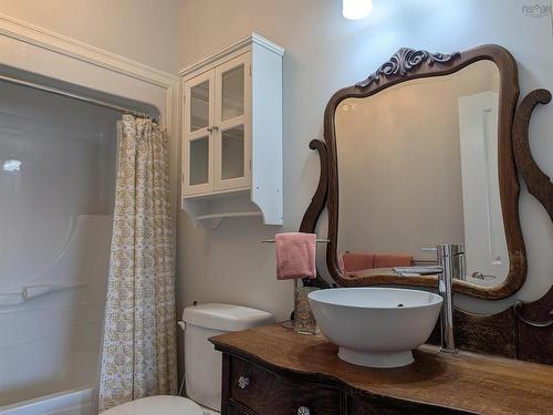 204 24 Harbourside Drive, Wolfville, NS - Indoor Photo Showing Bathroom