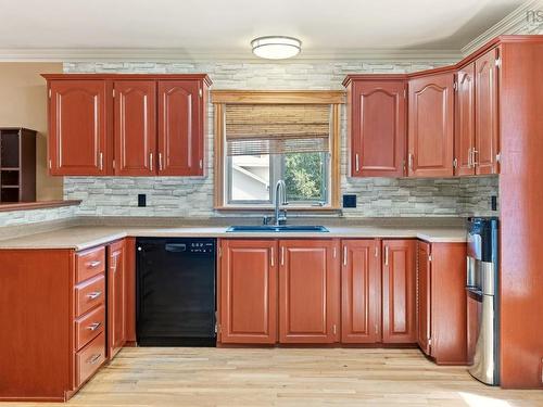 15 Meadow Brook Drive, Beaver Bank, NS - Indoor Photo Showing Kitchen